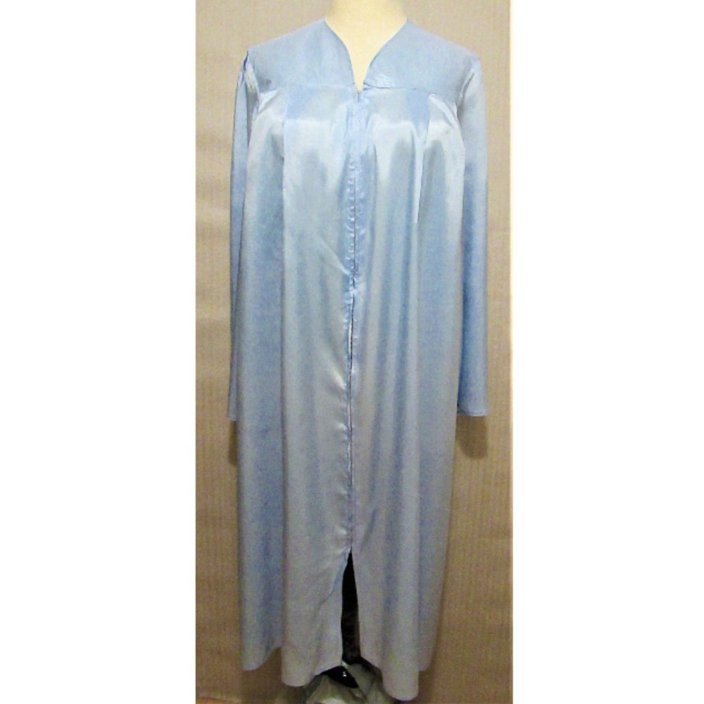 Satiny front-zip robe